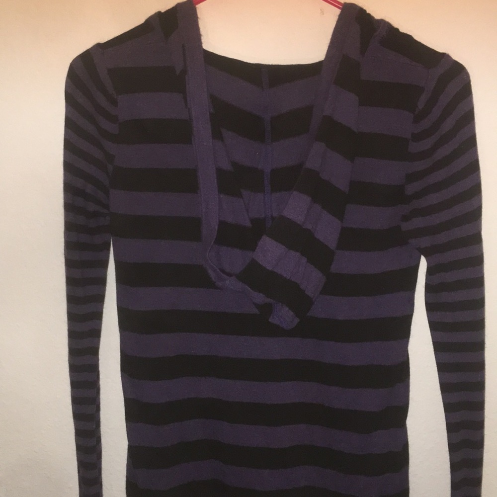 Sweater - Picture 8 of 8